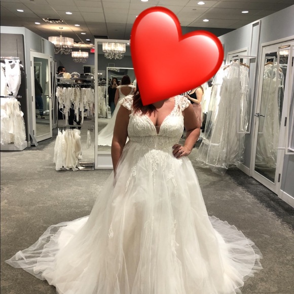 Oleg Cassini Dresses & Skirts - IT IS WEDDING SEASON💍💍